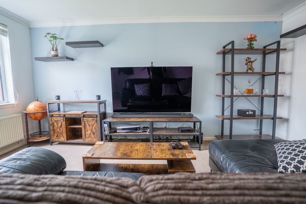 Property photo 2 of 28 Living Room