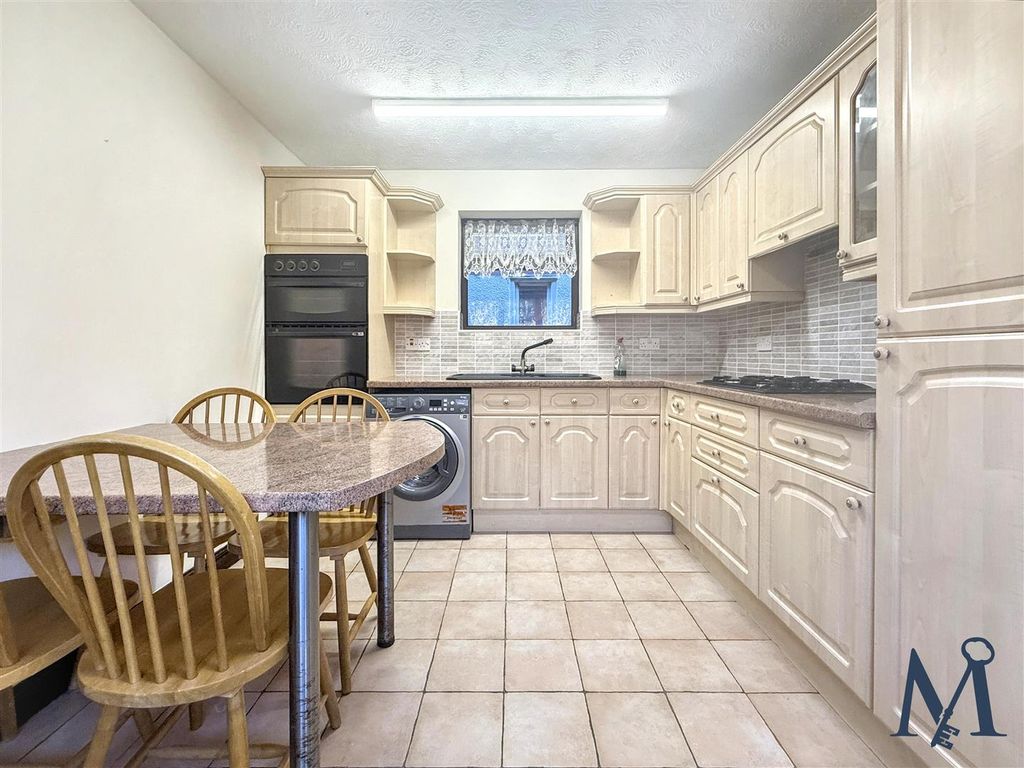 Property photo 2 of 16 Kitchen Diner