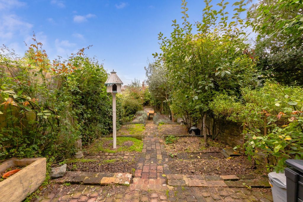 Property photo 3 of 24