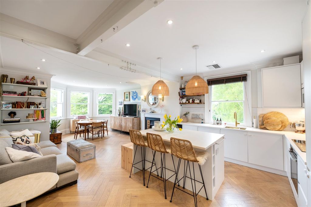 Additional image 5 of 3 bed flat for saleFelcourt Road, Felcourt RH19