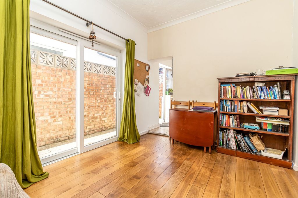 Property photo 3 of 15