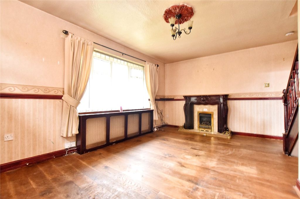 Property photo 2 of 13 Lounge