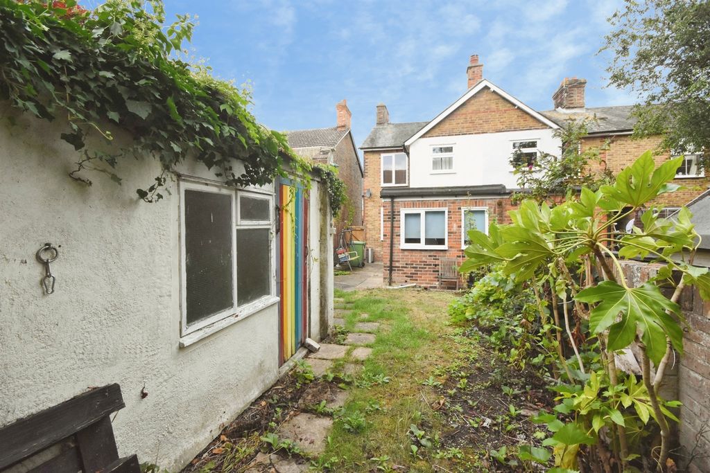 Property photo 3 of 16