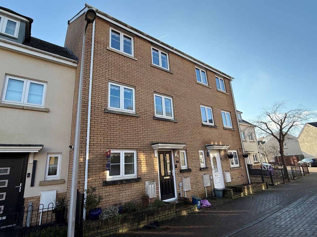 Property photo 1 of 1 Front