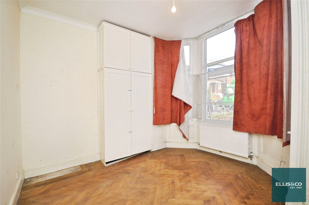 Property photo 3 of 9 Picture No. 33
