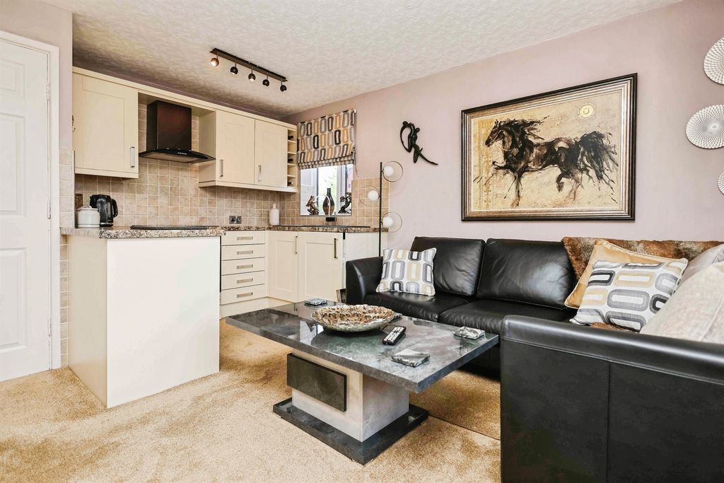 Property photo 2 of 12