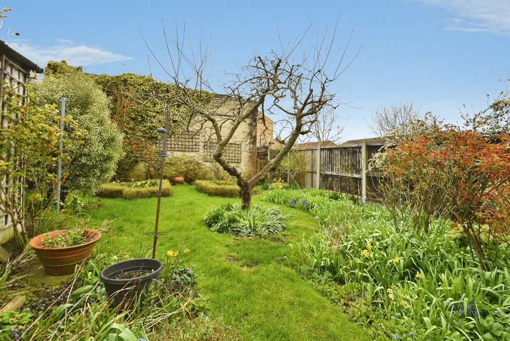 Property photo 2 of 13