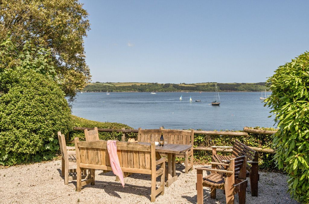 Property photo 3 of 24