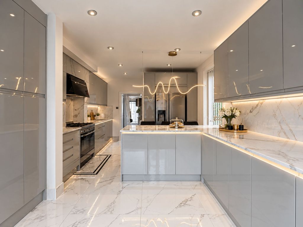 Property photo 3 of 13 Kitchen/Breakfast Room
