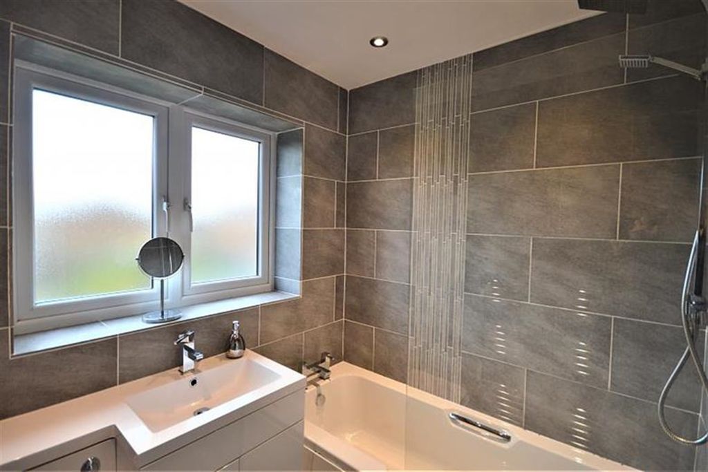 Property photo 3 of 11 (Main)