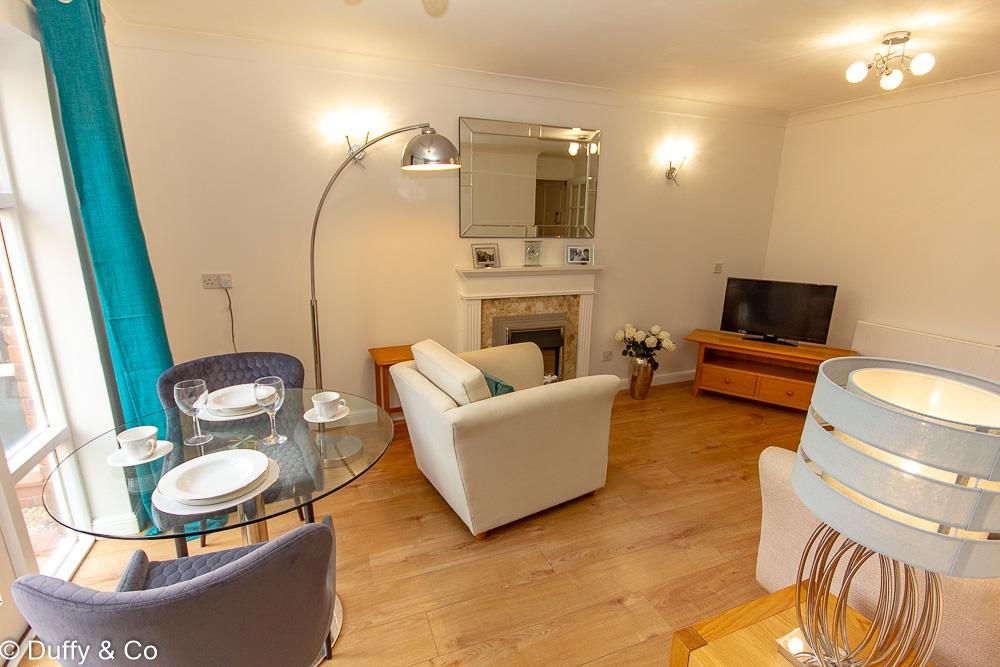 Property photo 2 of 17 8 Clover Ct  (4 Of 13).Jpg