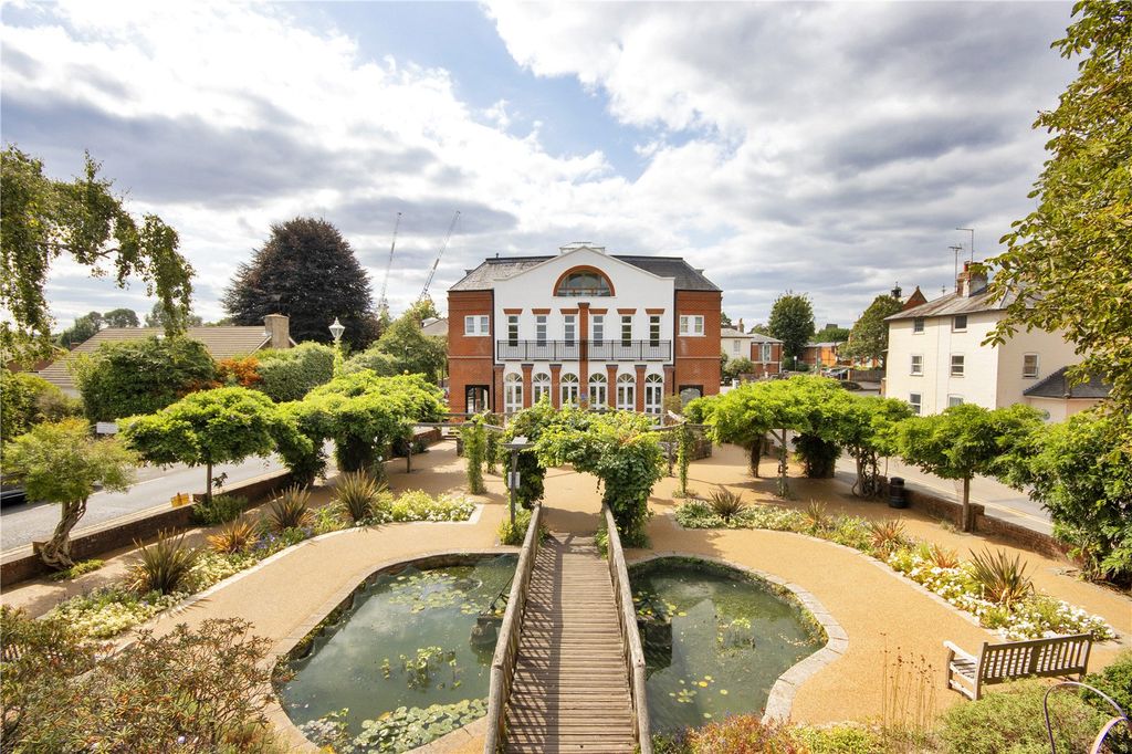 Property photo 1 of 12 Sevenoaks House