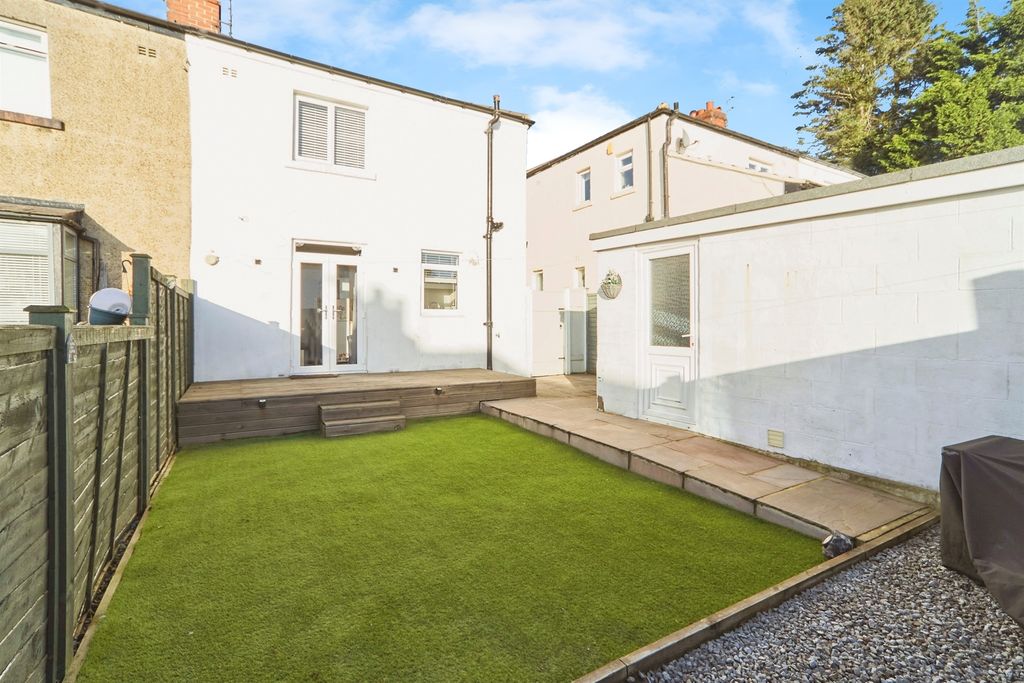 Property photo 2 of 18