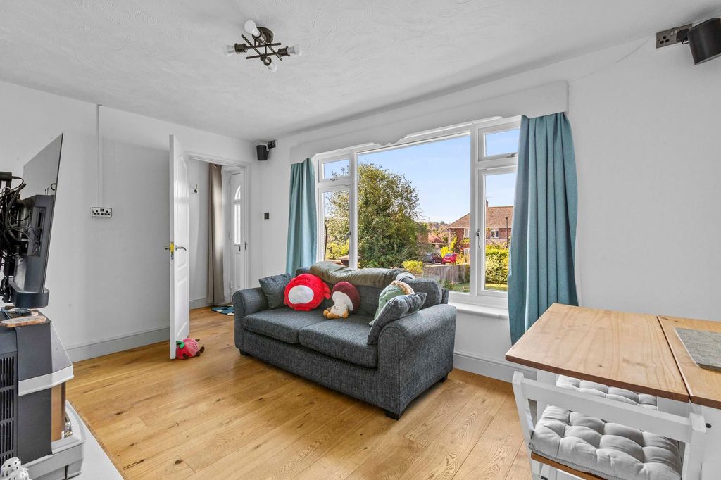Property photo 3 of 12