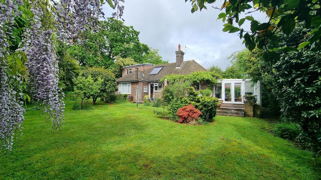 Property photo 3 of 25