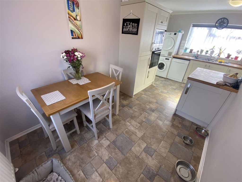 Additional image 4 of Room to rentMerrie Gardens, Sandown PO36