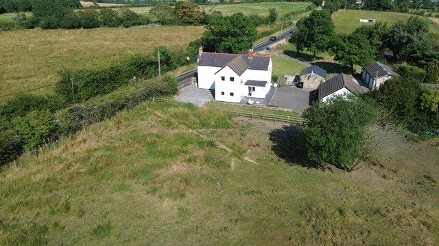 Property photo 2 of 34 Paddock Aerial