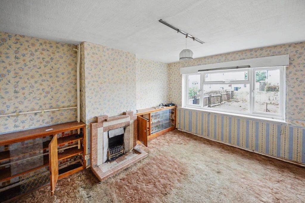 Property photo 2 of 22