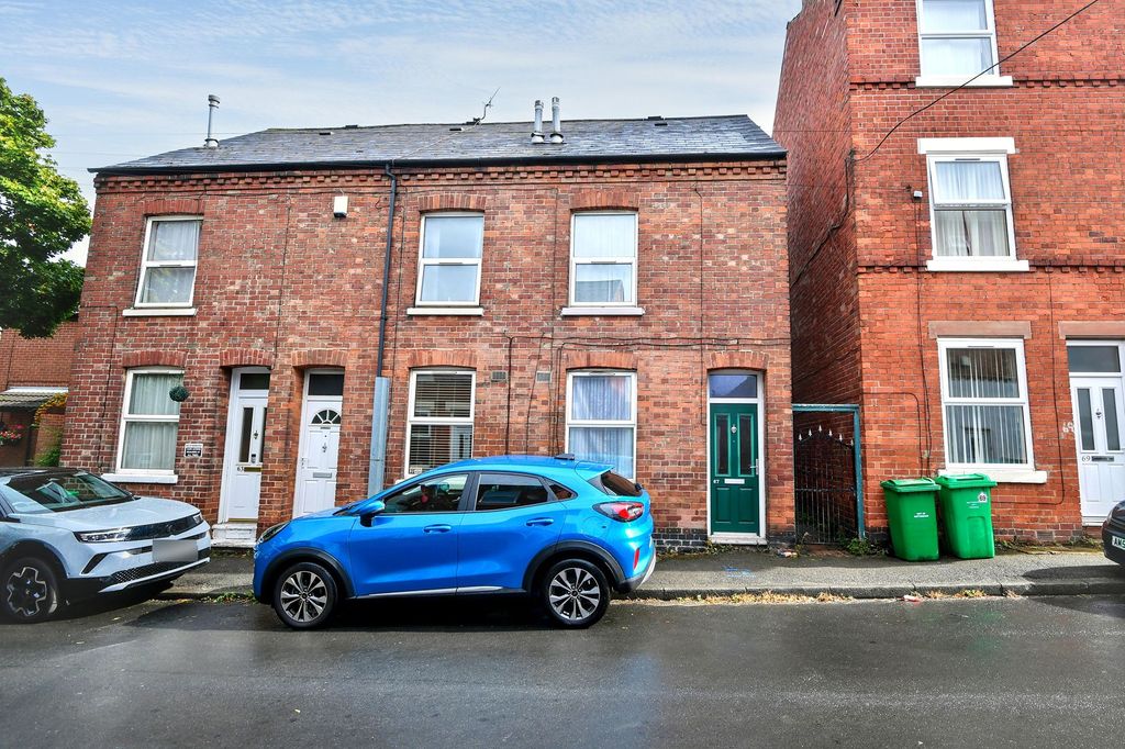 Property photo 1 of 16 67 Hollis Street, Nottingham, Ng7 7As