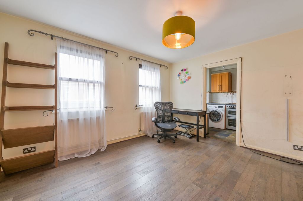 Property photo 2 of 9