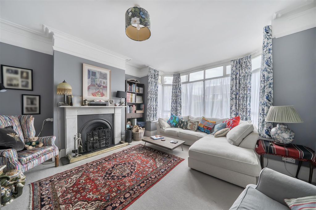 Property photo 3 of 22 Sitting Room