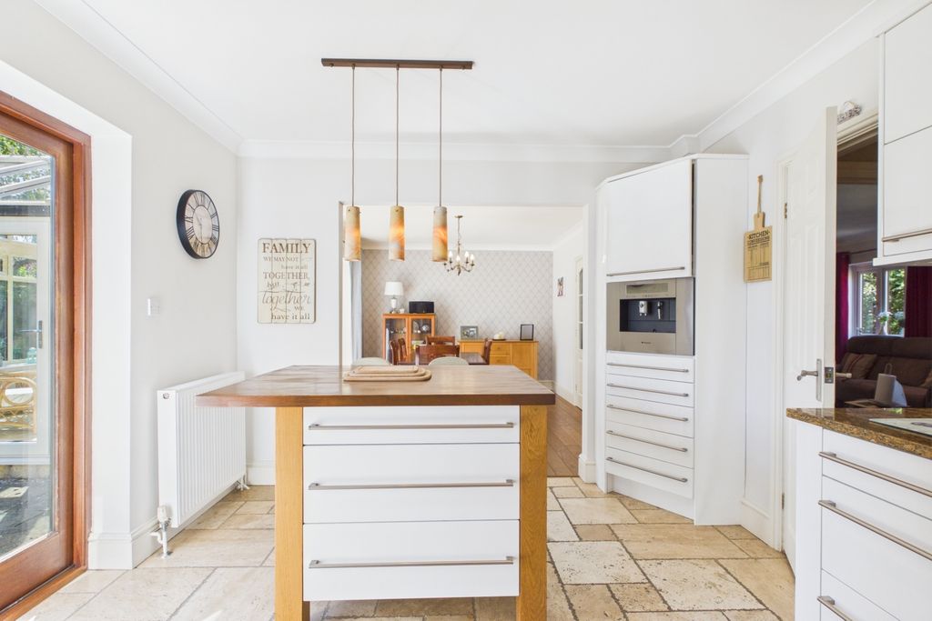Property photo 3 of 41 Ewemove - Spalding - Werrington - Kitchen