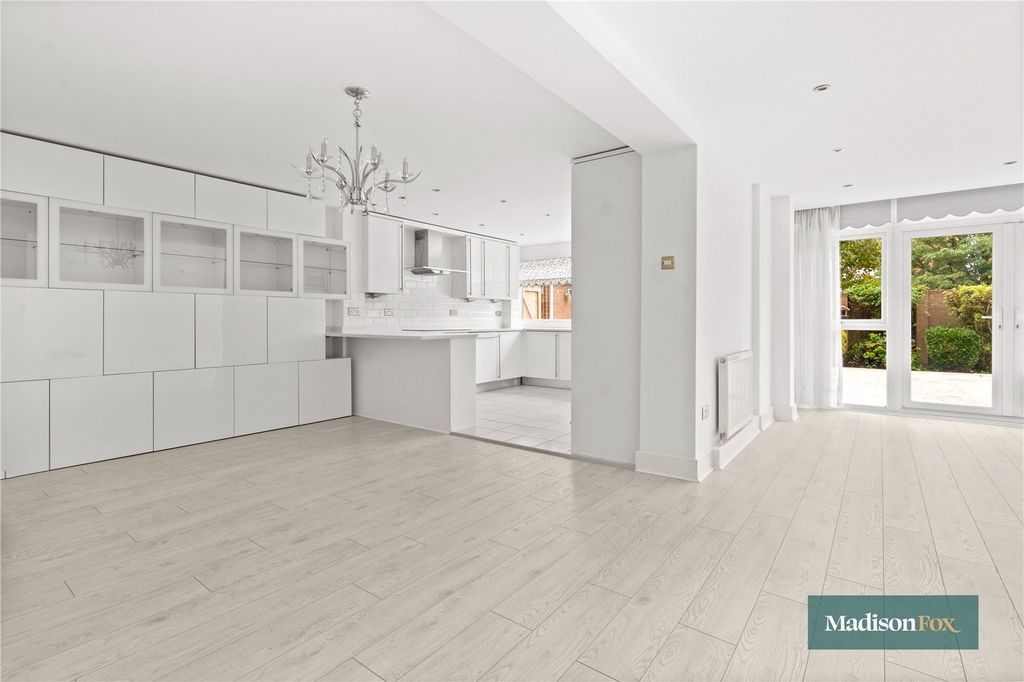 Property photo 1 of 21 Picture No. 17