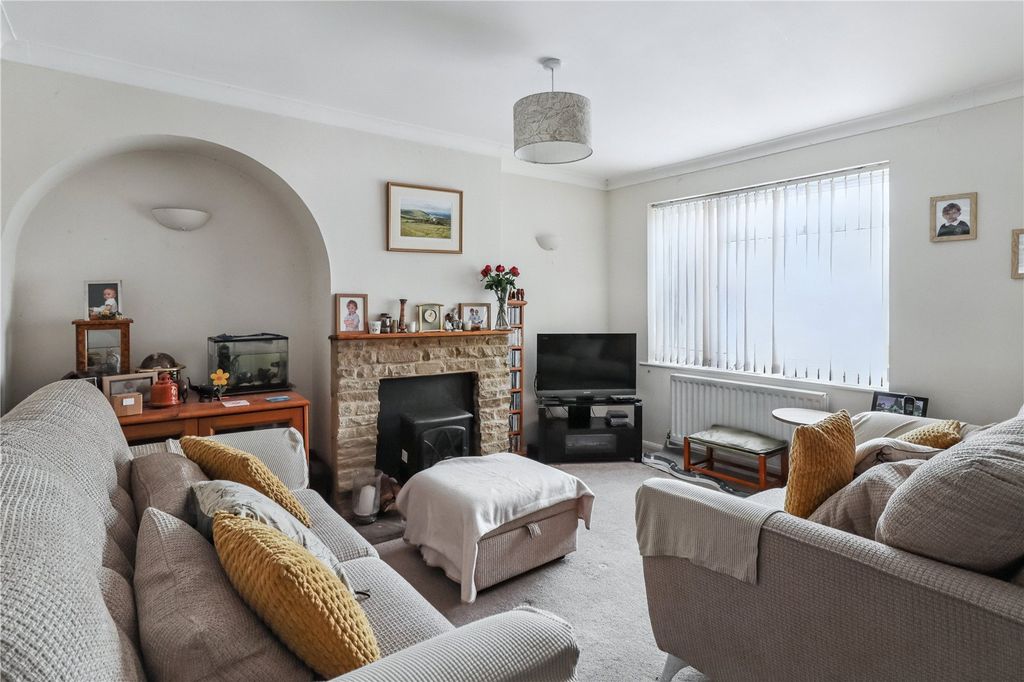 Property photo 2 of 7 Lounge