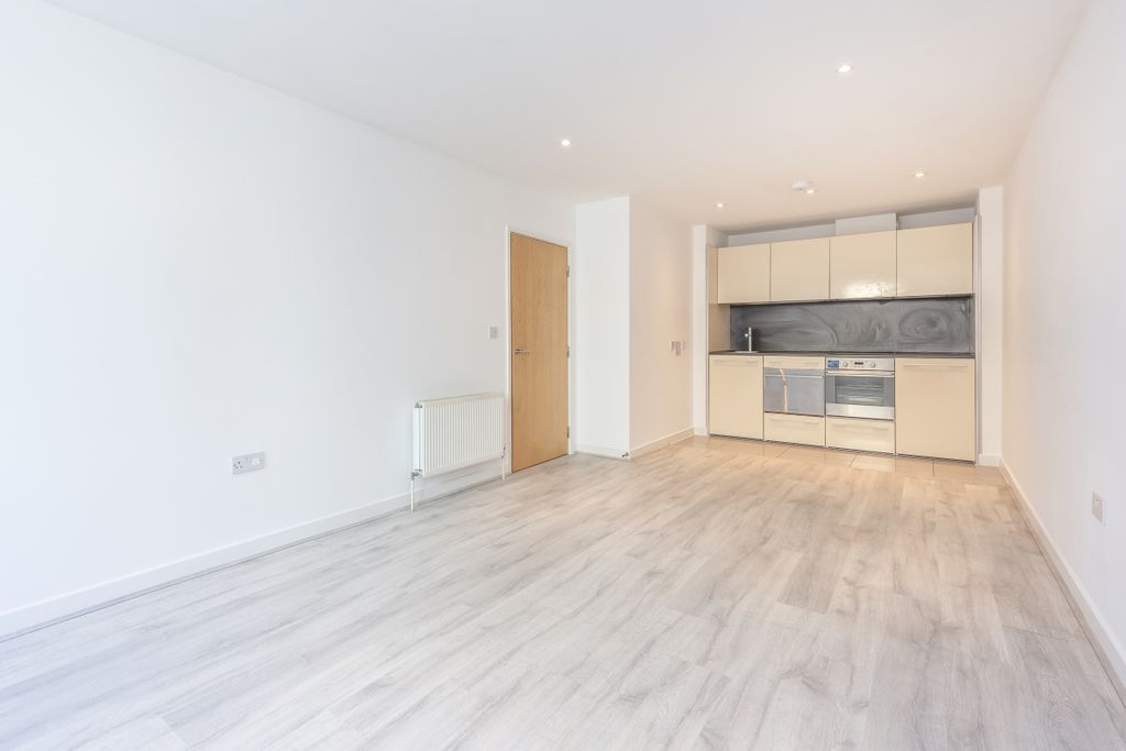 Property photo 3 of 10 17-Keyland-House-04