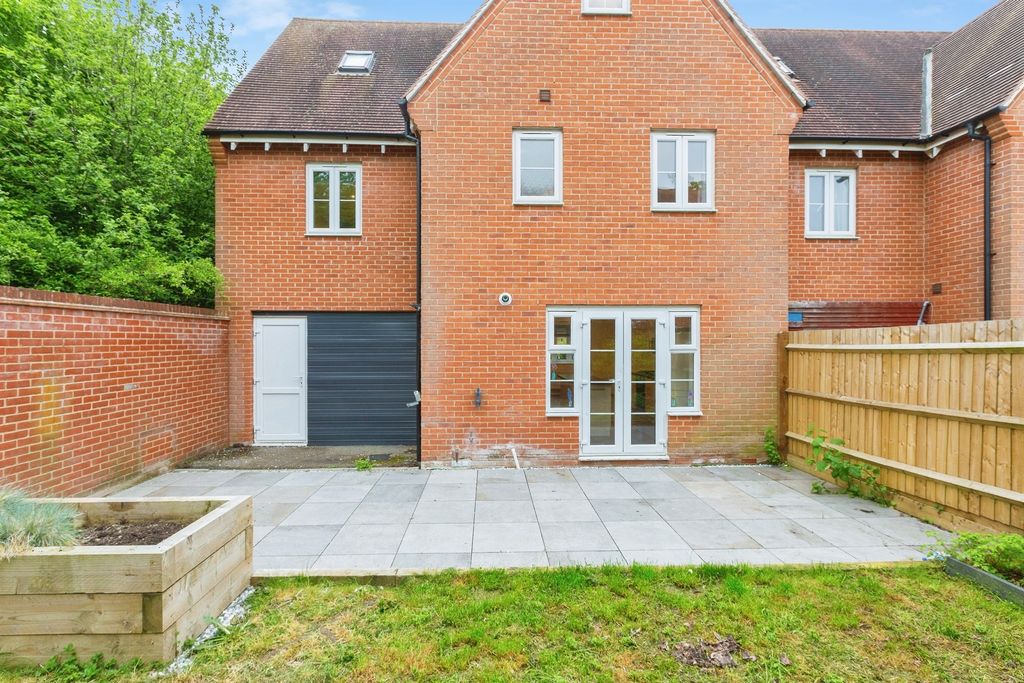 Property photo 2 of 24