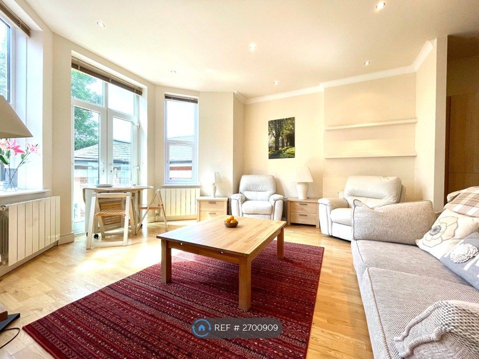 Property photo 2 of 12 Lounge