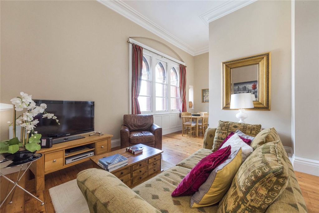 Property photo 2 of 13