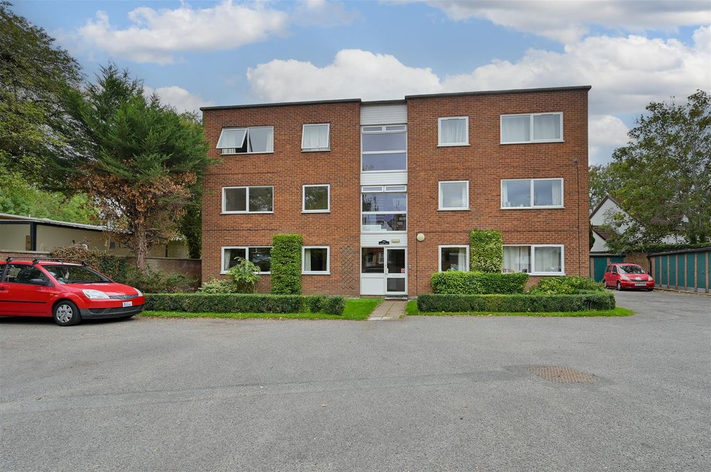 Property photo 1 of 10 5 Leaside Court-13.Jpg