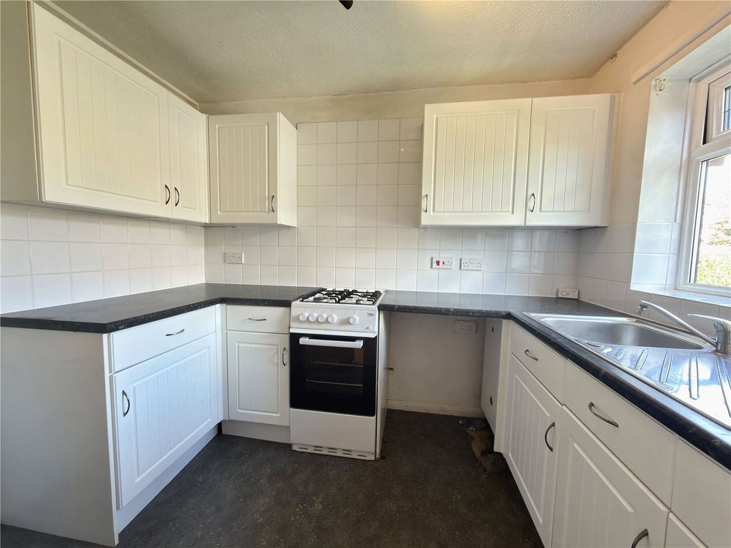 Property photo 2 of 14 Picture No. 12