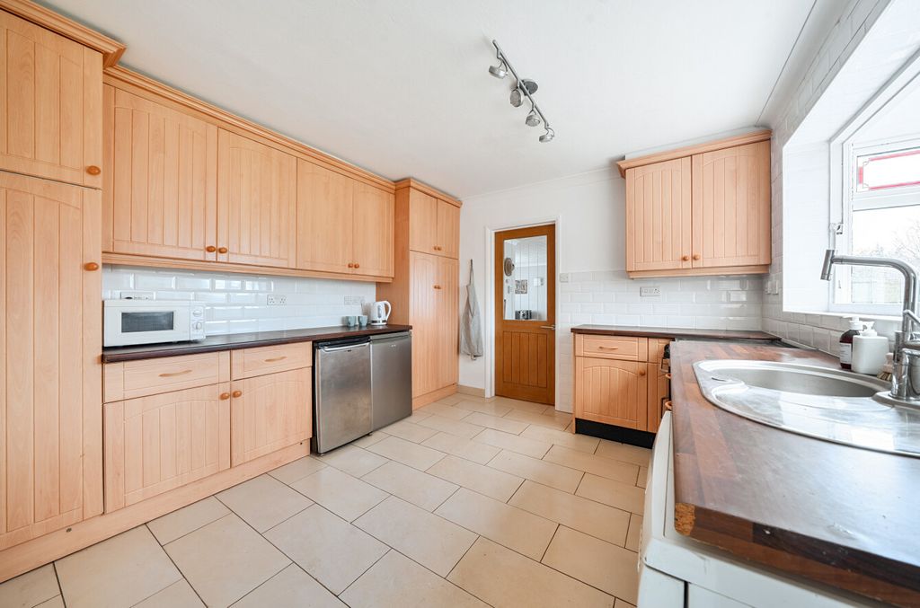 Property photo 3 of 38 Kitchen