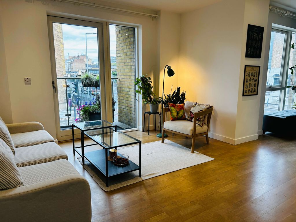 Property photo 1 of 16 3.Living Room_1.Jpg
