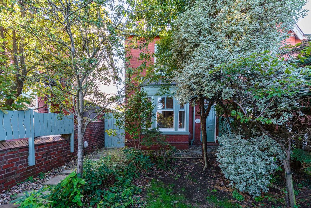 Property photo 2 of 19