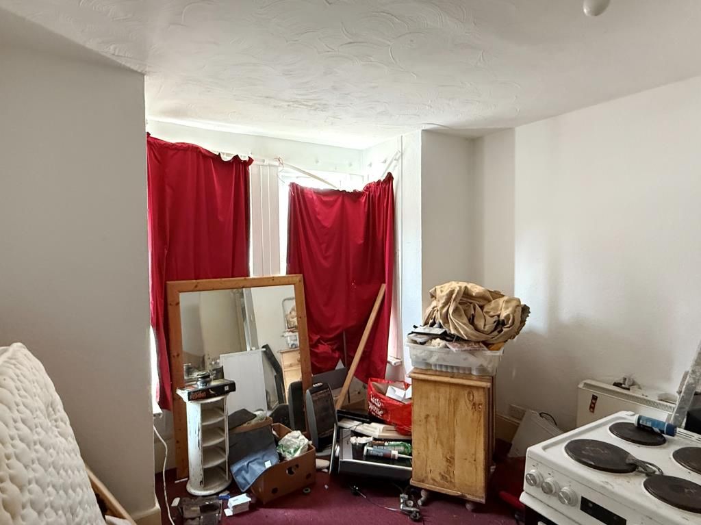 Property photo 2 of 5 Living Room In Ground Floor Flat