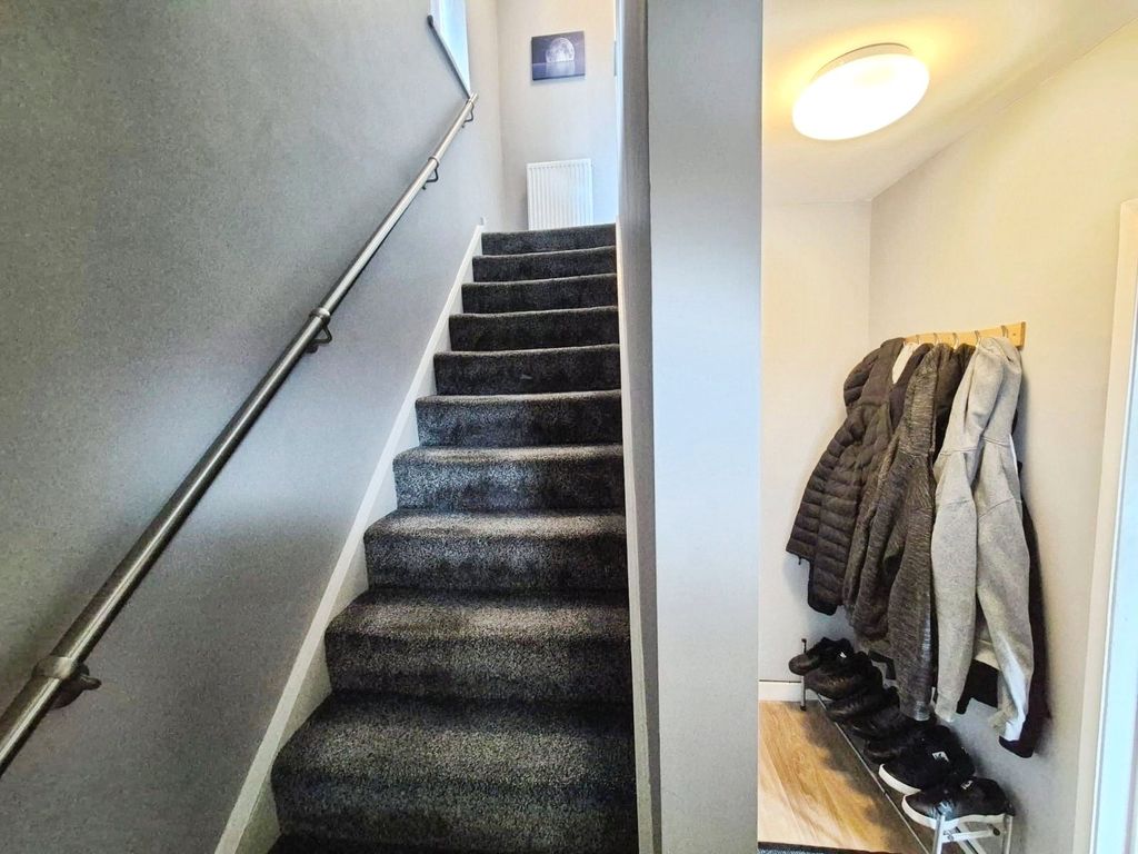 Property photo 2 of 13 Entrance Hall