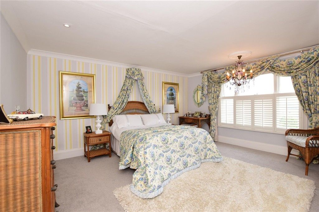 Property photo 1 of 15 Bedroom 1