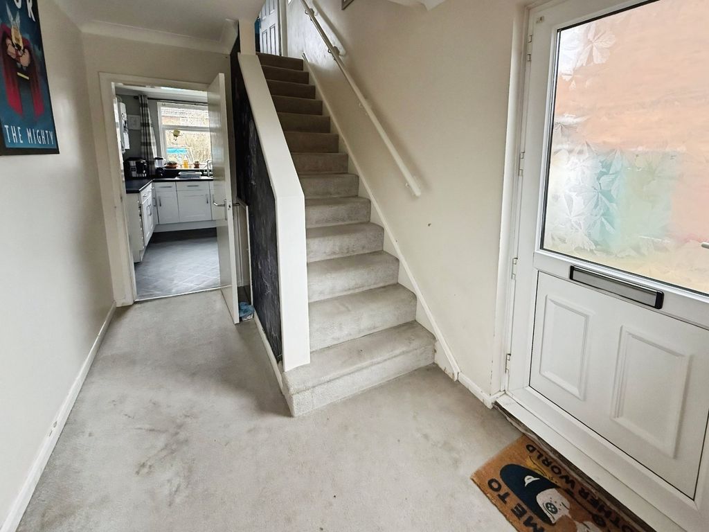 Property photo 2 of 19 Entrance Hall