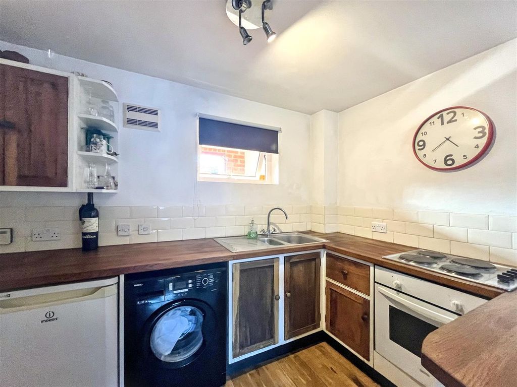 Property photo 2 of 6 Img_1416.Jpg