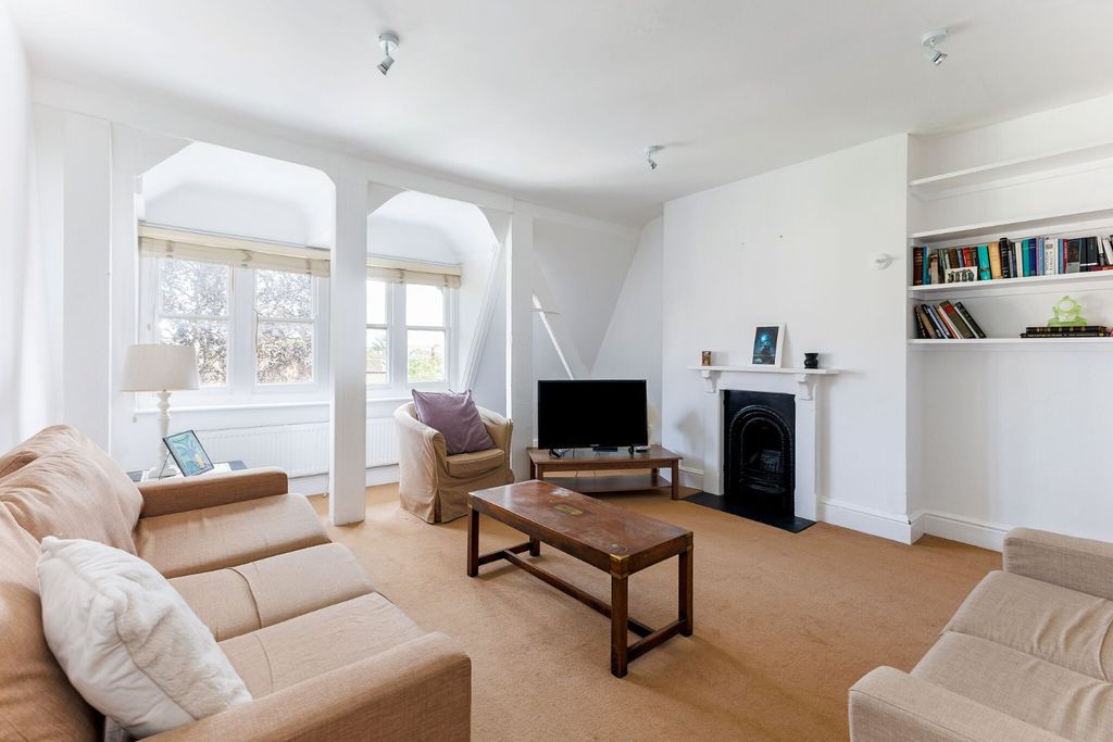 Property photo 3 of 15 Picture No. 10