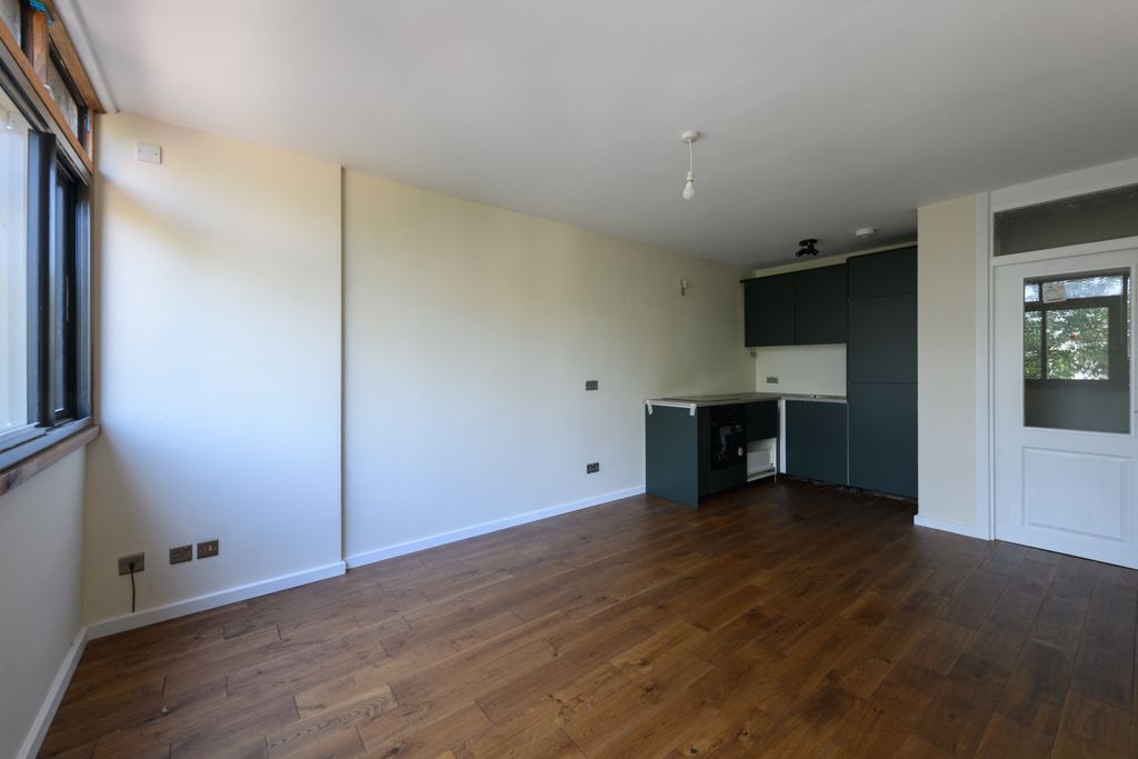 Property photo 2 of 12 Picture No. 04