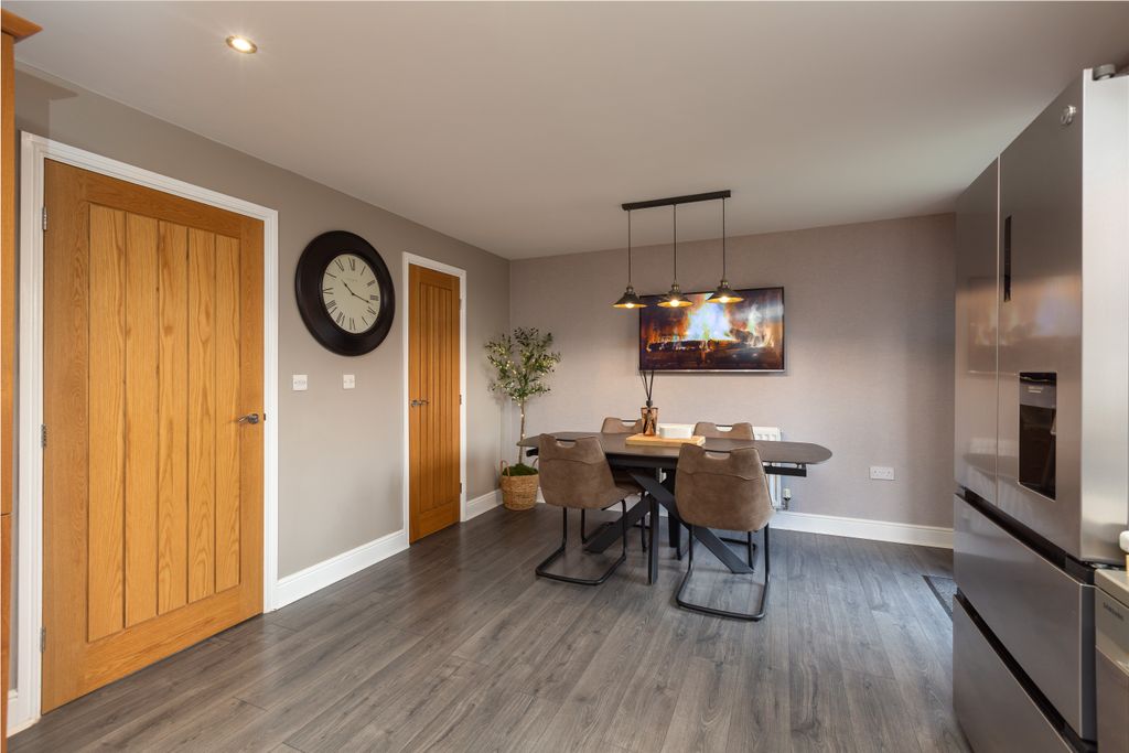 Property photo 3 of 23 7 Buckshaw Avenue-16