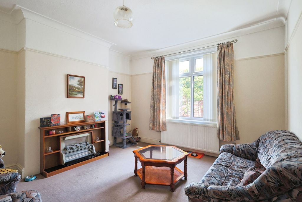 Property photo 2 of 17 Photo