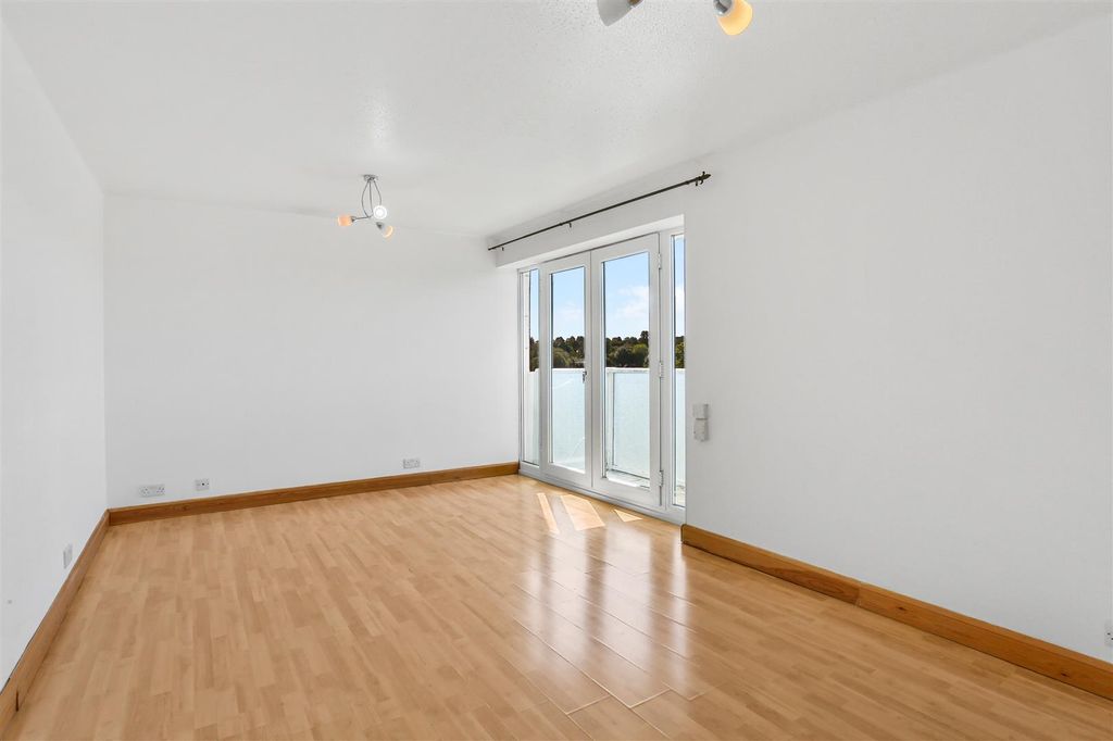 Property photo 2 of 18 1748214121 - 6.Jpg