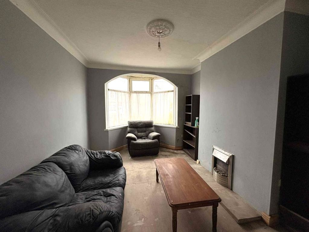 Property photo 3 of 13