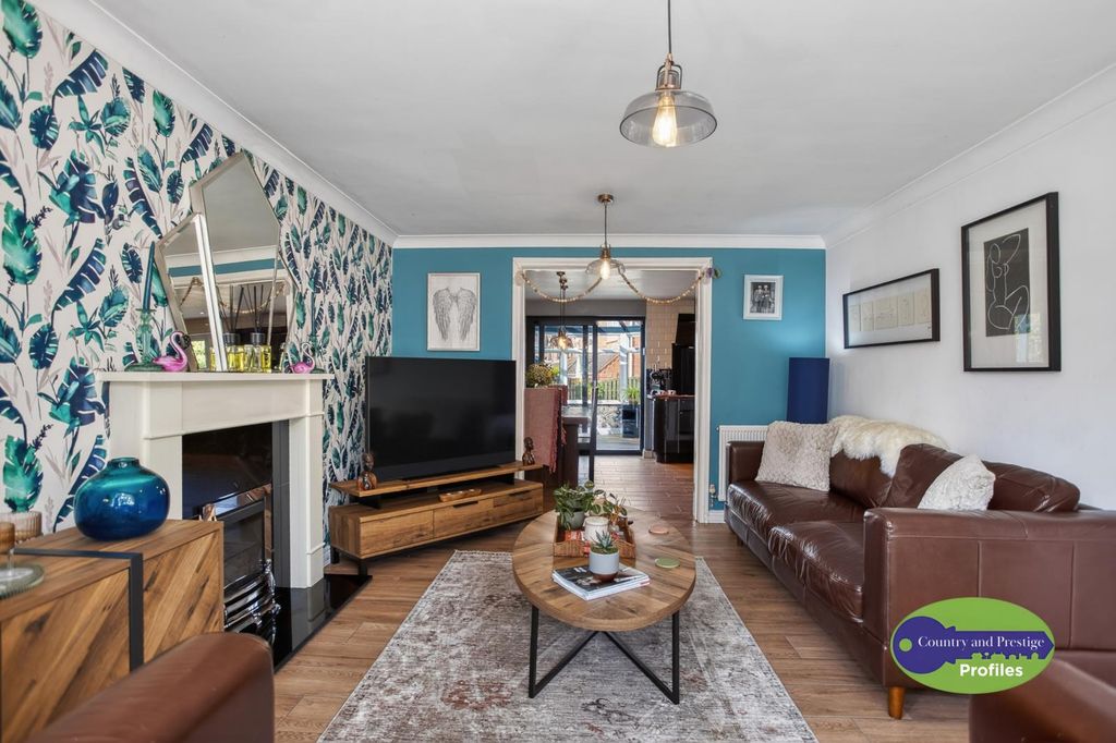 Property photo 2 of 34 1 Landseer Drive 4.Jpg