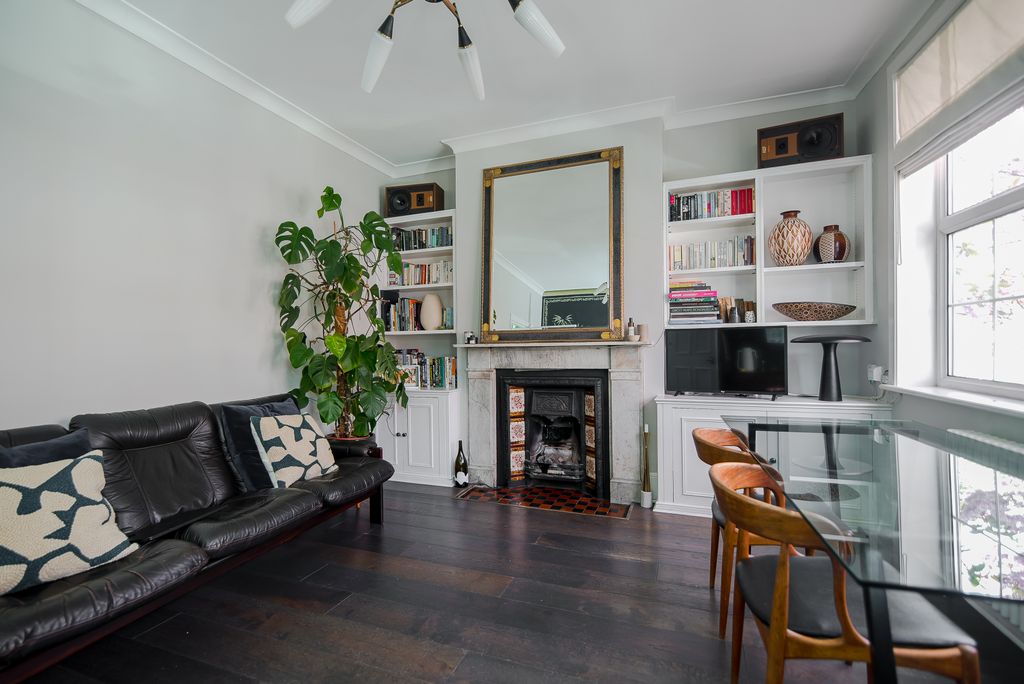 Property photo 3 of 12